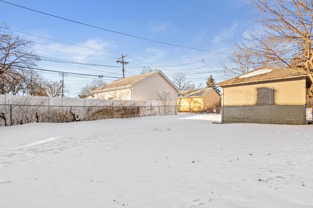 855 Juno Avenue, Saint Paul, MN 55102