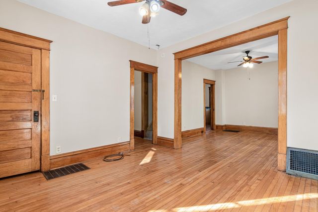 855 Juno Avenue, Saint Paul, MN 55102