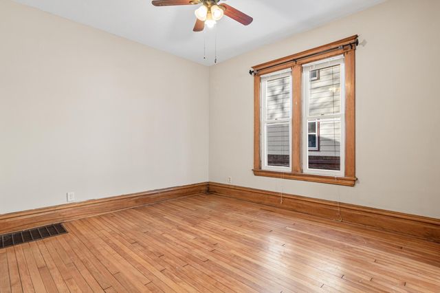 855 Juno Avenue, Saint Paul, MN 55102