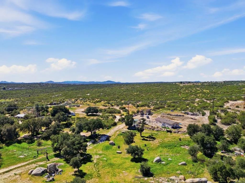 1176 Tierra Del Sol Road, Boulevard, CA 91905