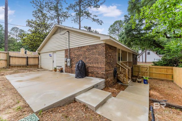 101 Buena Vista Circle South, Daphne, AL 36526