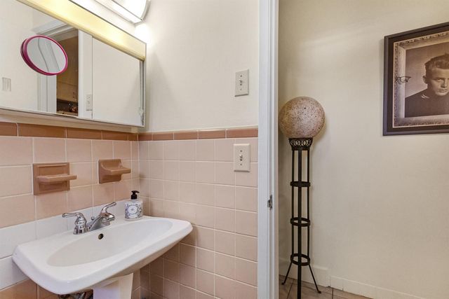 500 NE 14TH Street, Fort Lauderdale, FL 33304