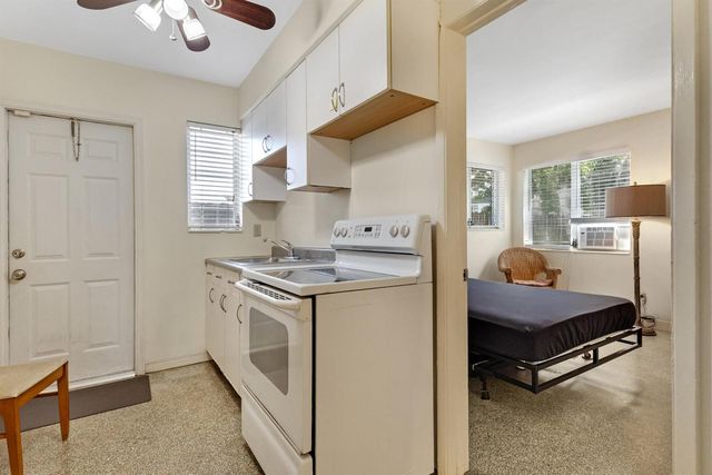 500 NE 14TH Street, Fort Lauderdale, FL 33304