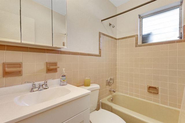 500 NE 14TH Street, Fort Lauderdale, FL 33304