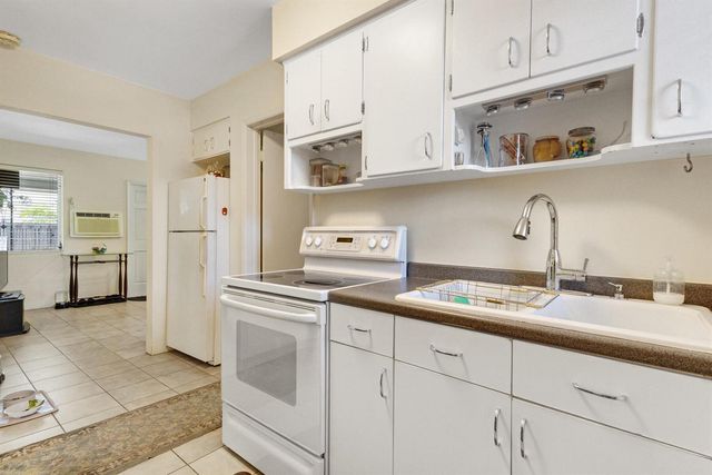500 NE 14TH Street, Fort Lauderdale, FL 33304