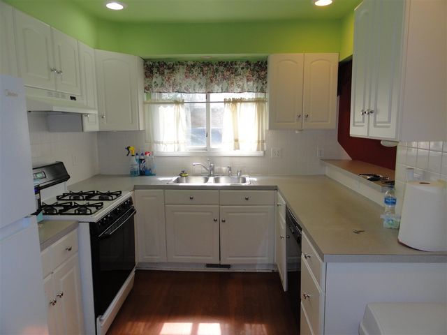 21318 Poinciana Street, Southfield, MI 48033