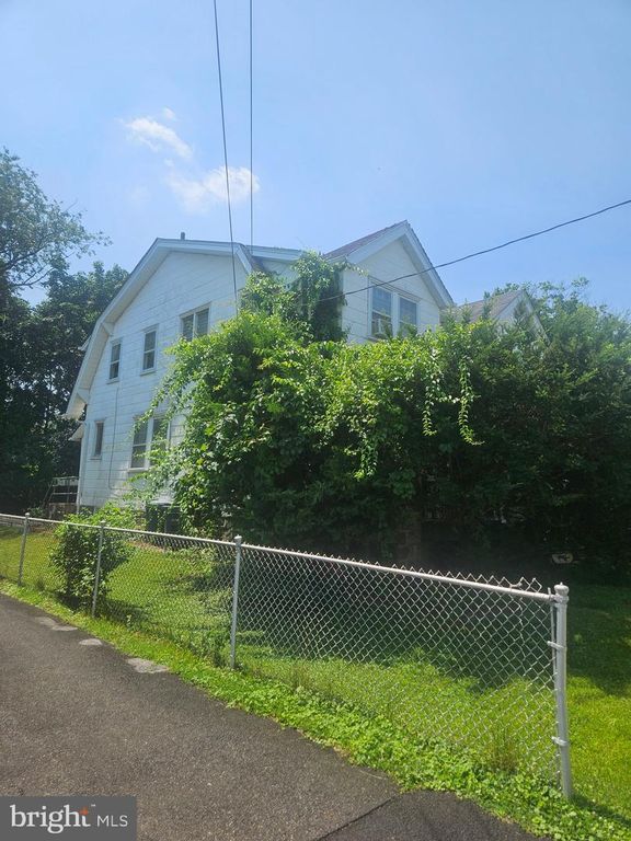 137 HIGH SCHOOL RD, Elkins Park, PA 19027