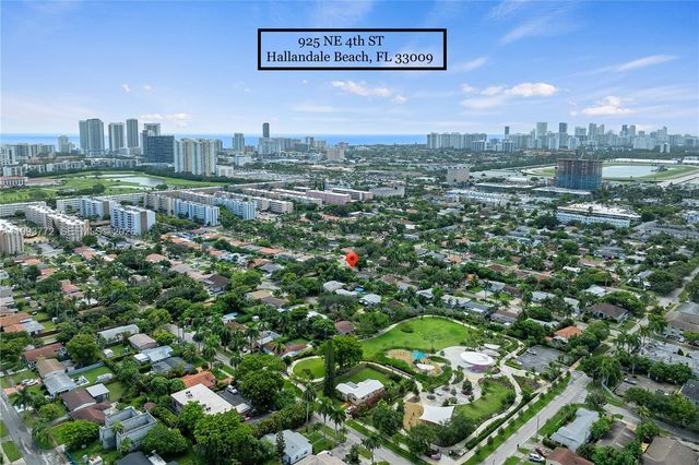 925 NE 4th St, Hallandale Beach, FL 33009
