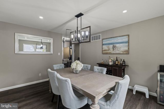 12 QUAKER ST, Marlton, NJ 08053