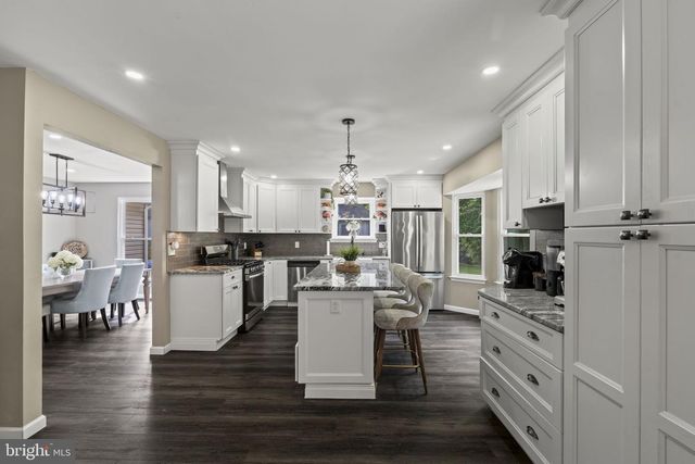12 QUAKER ST, Marlton, NJ 08053