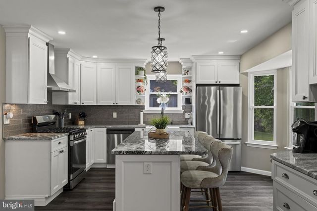 12 QUAKER ST, Marlton, NJ 08053