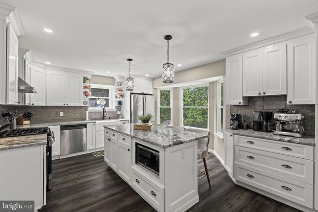 12 QUAKER ST, Marlton, NJ 08053