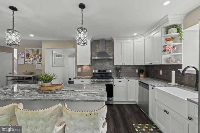 12 QUAKER ST, Marlton, NJ 08053