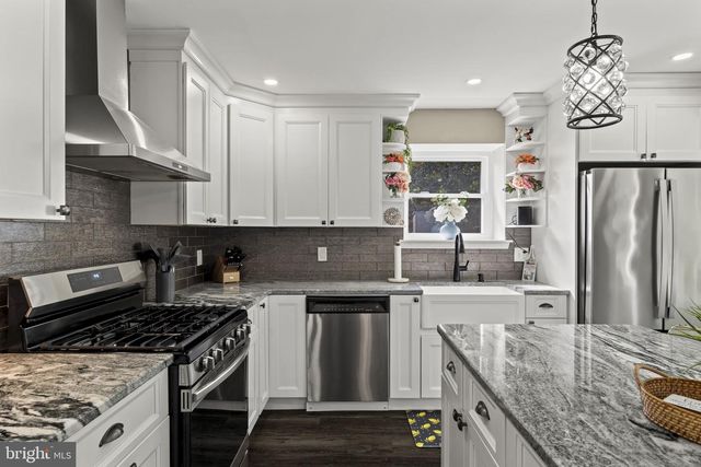 12 QUAKER ST, Marlton, NJ 08053