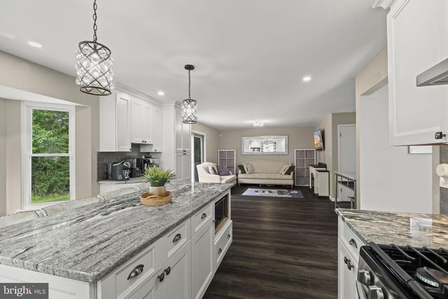 12 QUAKER ST, Marlton, NJ 08053