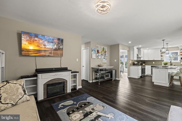 12 QUAKER ST, Marlton, NJ 08053