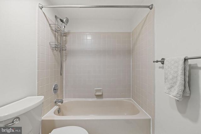 12 QUAKER ST, Marlton, NJ 08053