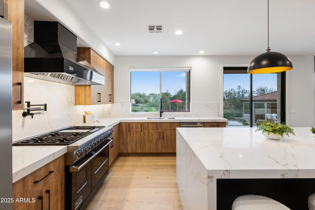 27589 N 61ST Place, Scottsdale, AZ 85266