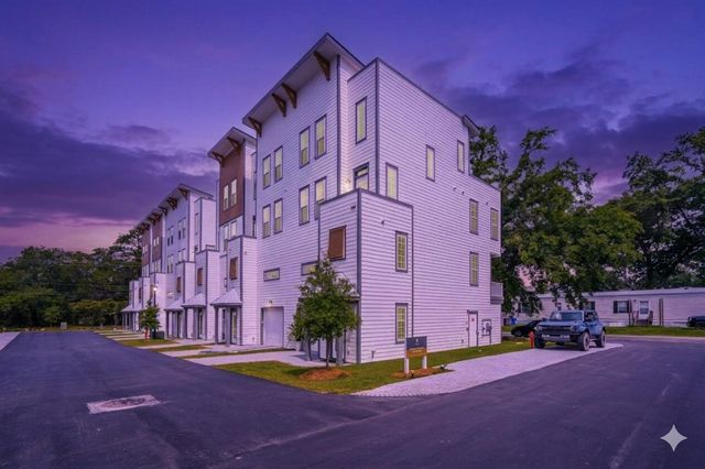 1150 Valdosta Street Unit 303, North Charleston, SC 29405