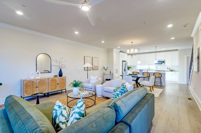 1150 Valdosta Street Unit 303, North Charleston, SC 29405