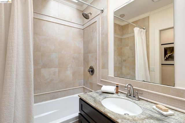 1240 Bates Rd, Oakland, CA 94610