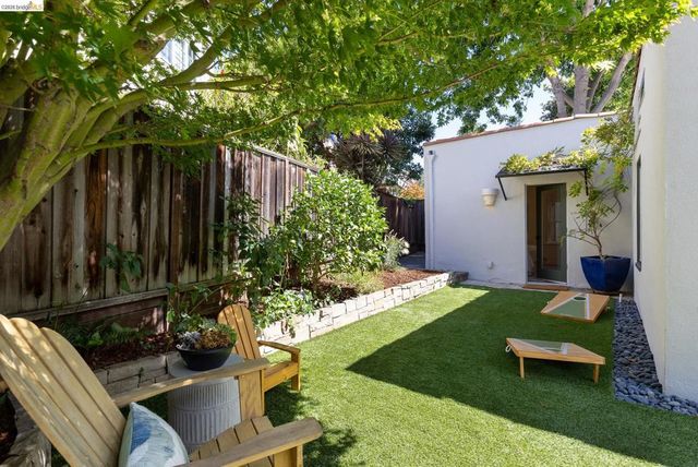 1240 Bates Rd, Oakland, CA 94610