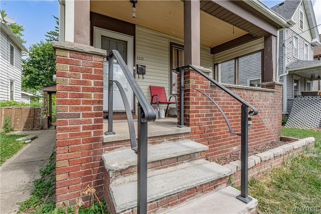 2222 Whitney Avenue, Niagara Falls, NY 14301
