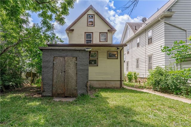 2222 Whitney Avenue, Niagara Falls, NY 14301