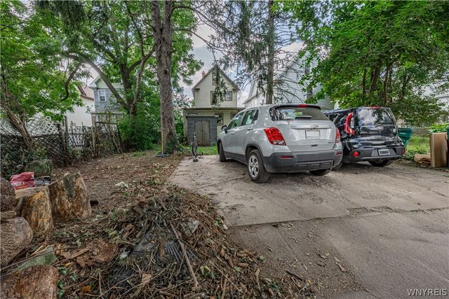 2222 Whitney Avenue, Niagara Falls, NY 14301