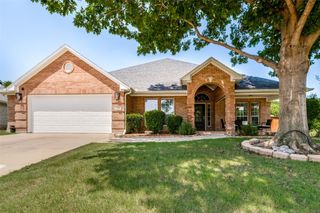 950 Badbury Lane, Grand Prairie, TX 75052