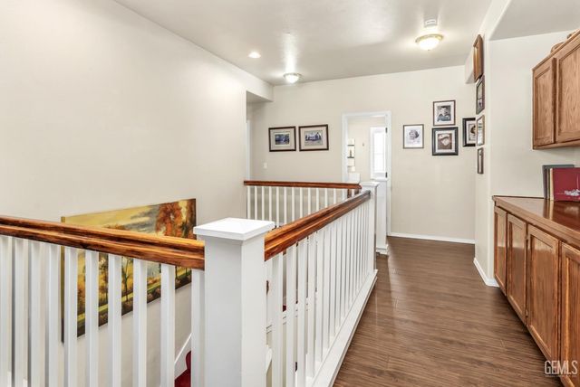 5711 Running Brook Street, Bakersfield, CA 93312