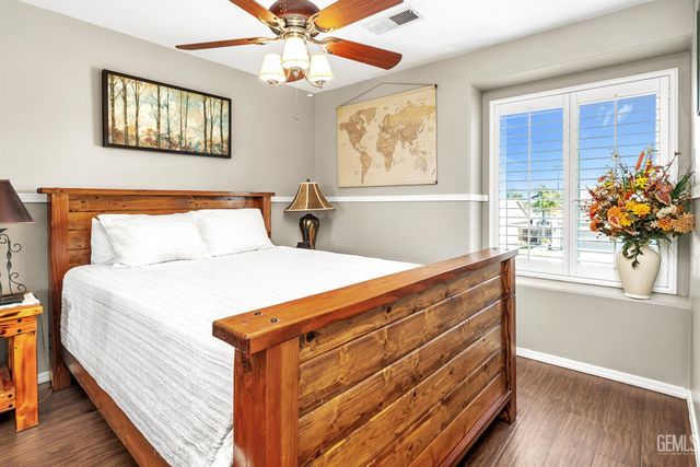 5711 Running Brook Street, Bakersfield, CA 93312