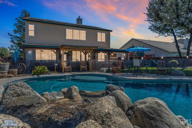 5711 Running Brook Street, Bakersfield, CA 93312