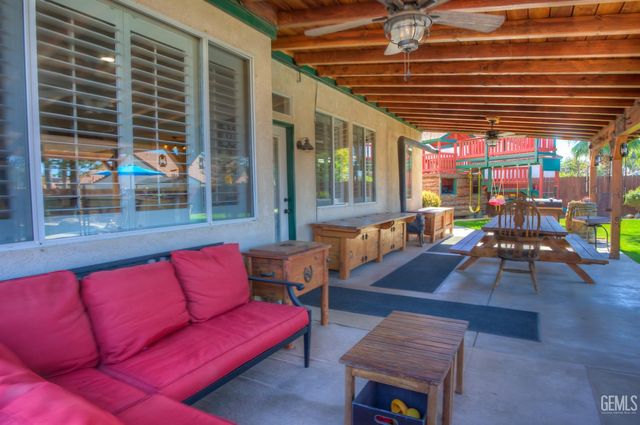 5711 Running Brook Street, Bakersfield, CA 93312