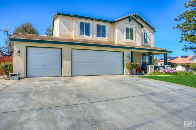 5711 Running Brook Street, Bakersfield, CA 93312