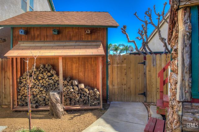 5711 Running Brook Street, Bakersfield, CA 93312