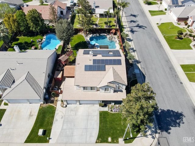 5711 Running Brook Street, Bakersfield, CA 93312