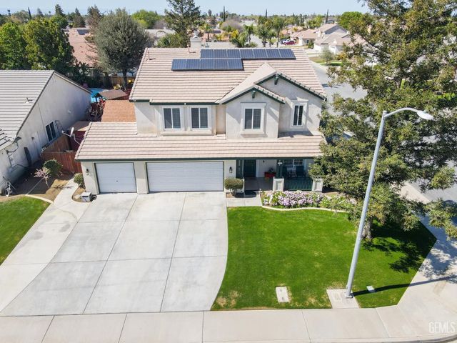 5711 Running Brook Street, Bakersfield, CA 93312