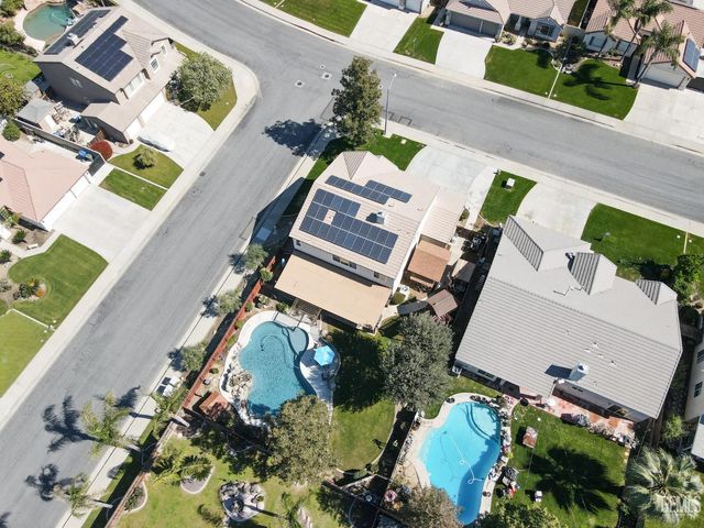 5711 Running Brook Street, Bakersfield, CA 93312