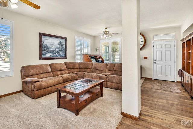 5711 Running Brook Street, Bakersfield, CA 93312