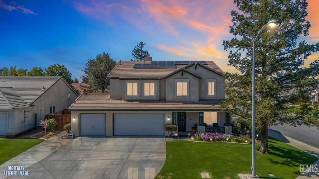 5711 Running Brook Street, Bakersfield, CA 93312