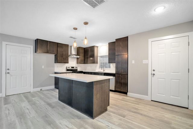 1314 E Red Cedar Circle, Spring, TX 77380