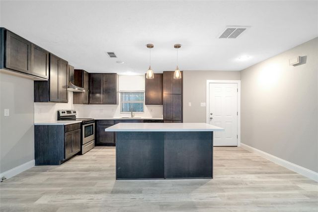 1314 E Red Cedar Circle, Spring, TX 77380