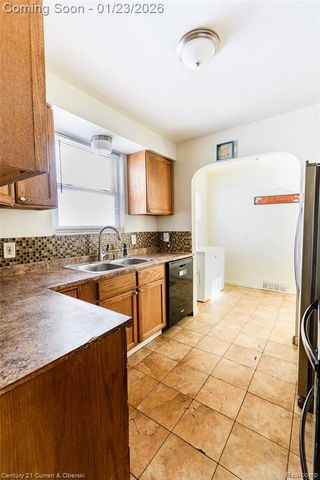 862 Moran Avenue, Lincoln Park, MI 48146