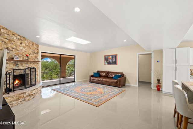 6801 N Green Mountain Place, Tucson, AZ 85718