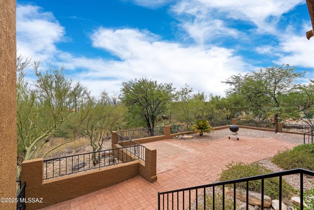 6801 N Green Mountain Place, Tucson, AZ 85718