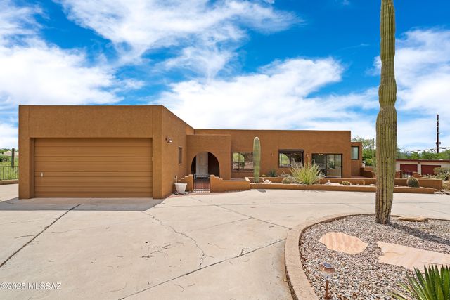 6801 N Green Mountain Place, Tucson, AZ 85718
