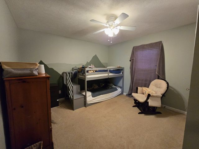 594 Mountain View Dr, Clarksville, TN 37043