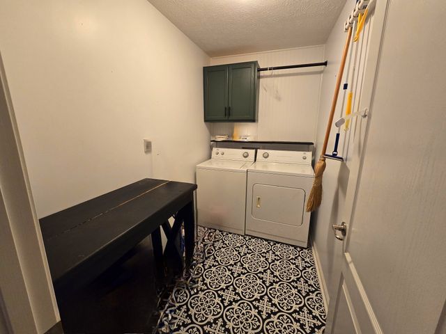 594 Mountain View Dr, Clarksville, TN 37043