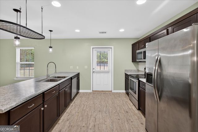 200 Abigail Circle, Ellabell, GA 31308